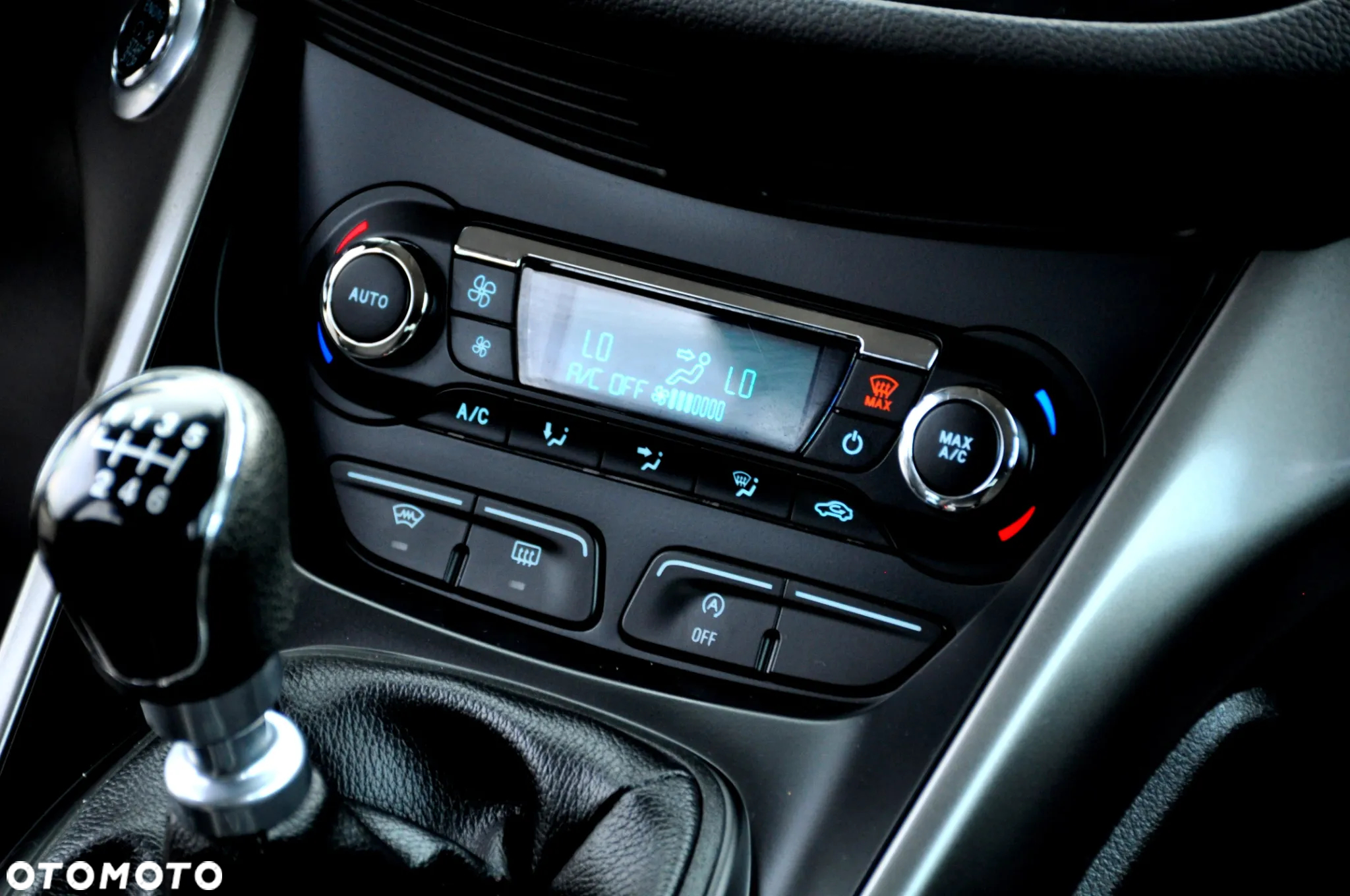 Ford Kuga 1.6 EcoBoost 2x4 Titanium - 37
