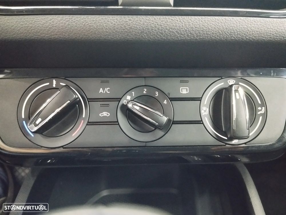 Skoda Kamiq 1.0 TSI Selection DSG - 32