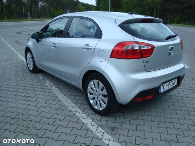 Kia Rio - 18
