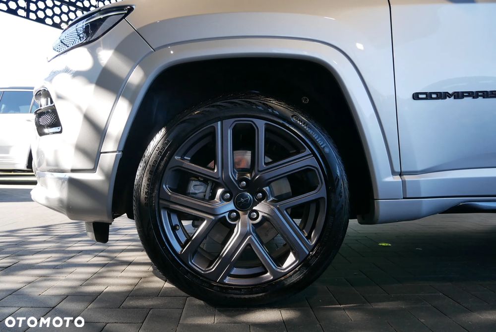 Jeep Compass - 37