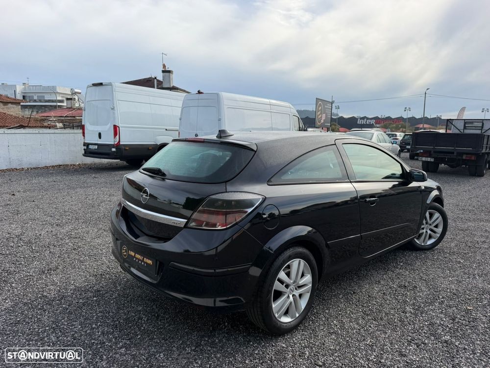 Opel Astra GTC 1.7 CDTi - 3