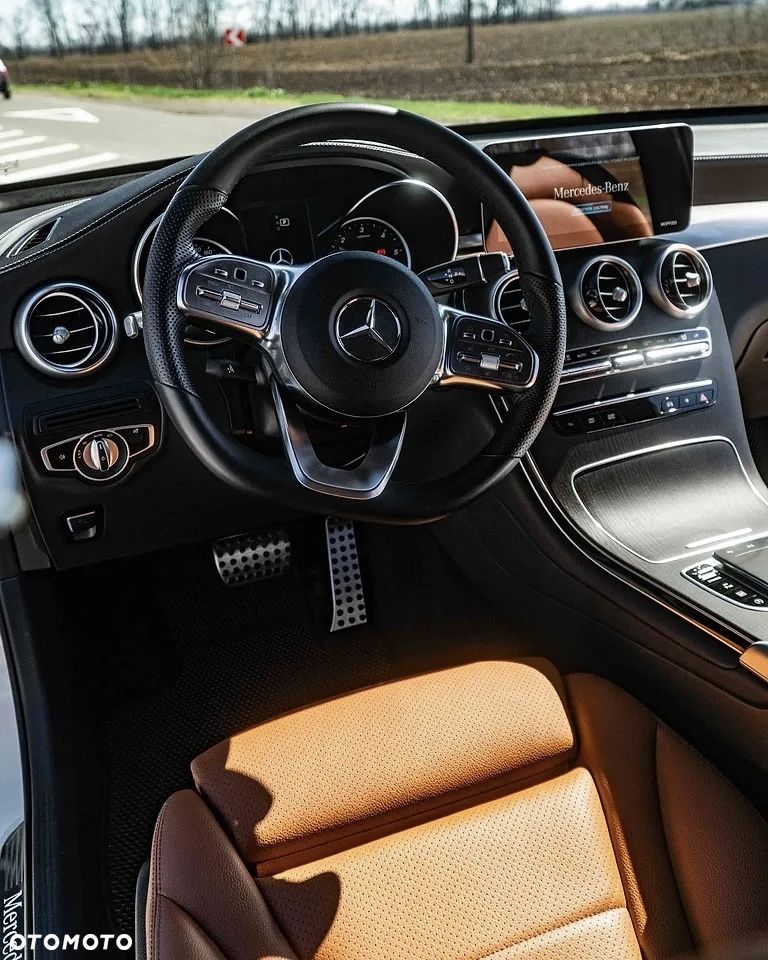 Mercedes-Benz GLC 300 4Matic 9G-TRONIC AMG Line - 14