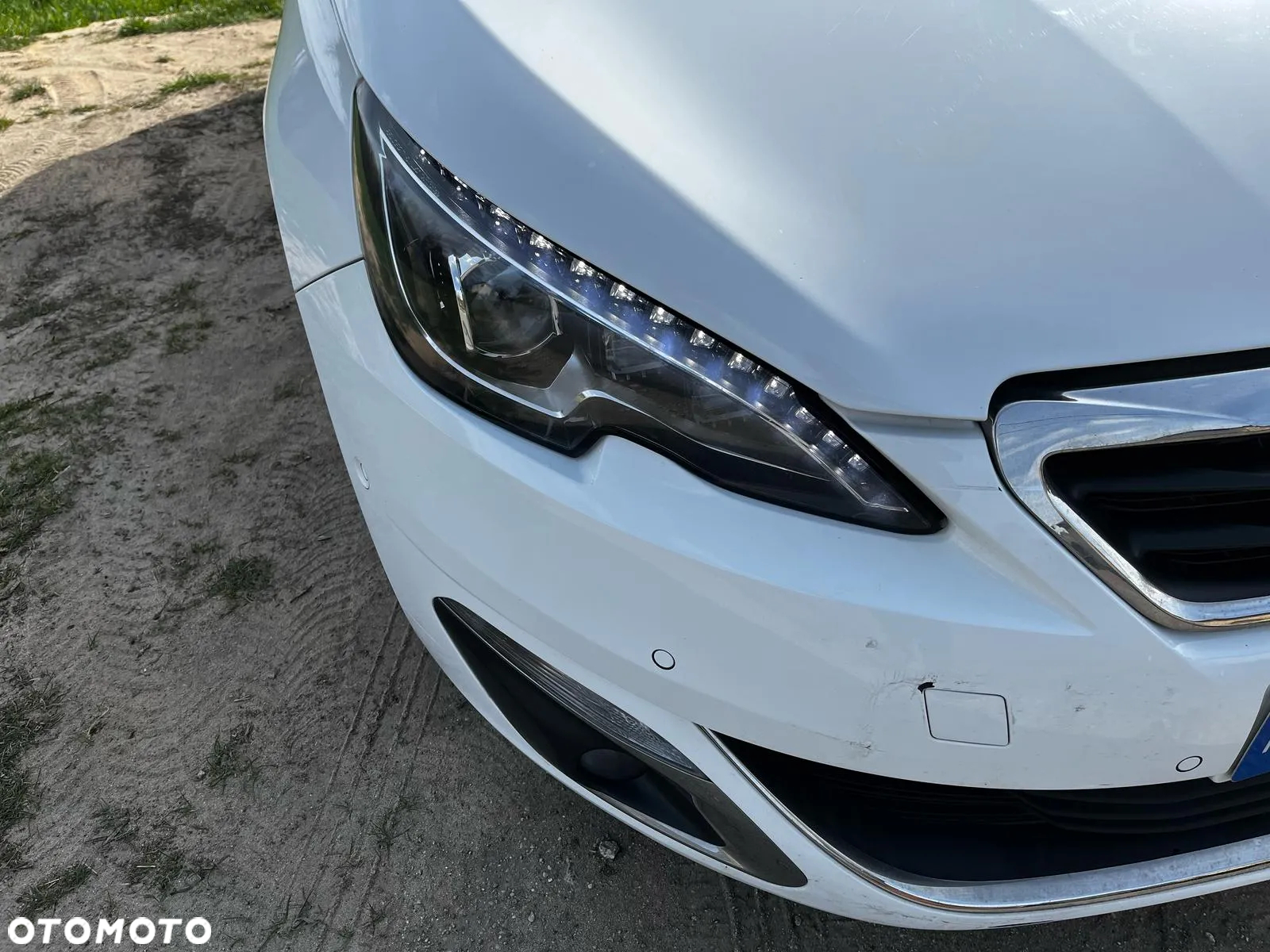 Peugeot 308 - 8