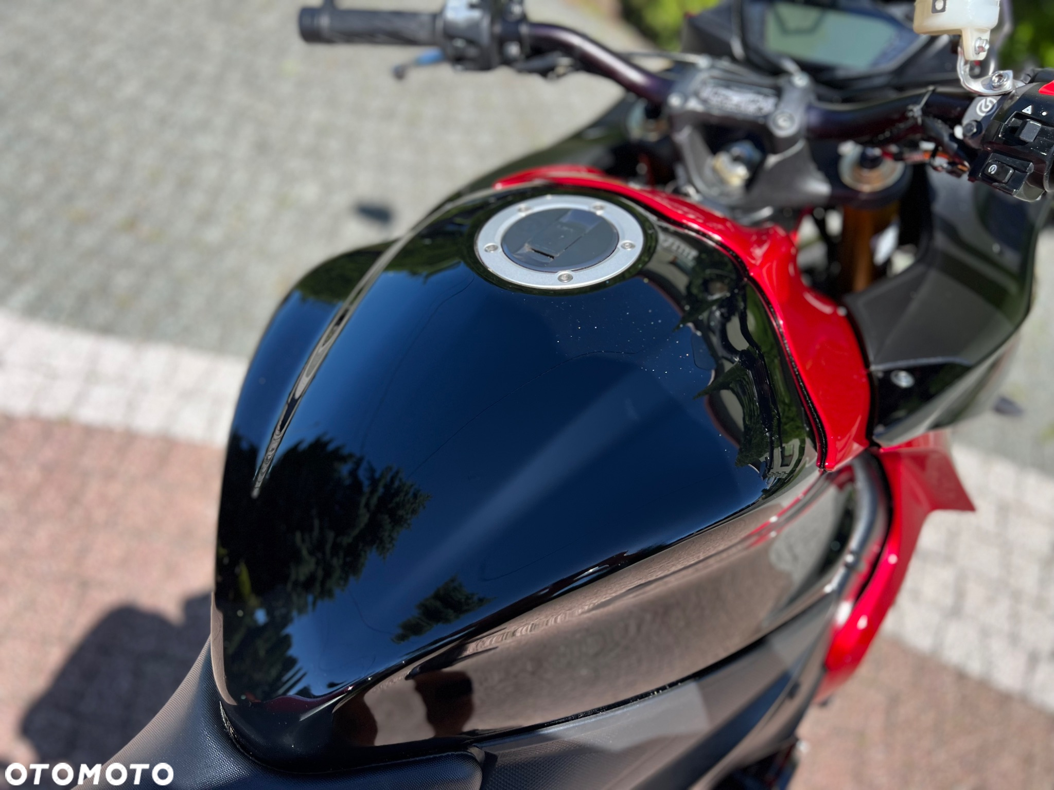 Suzuki GSX - 17