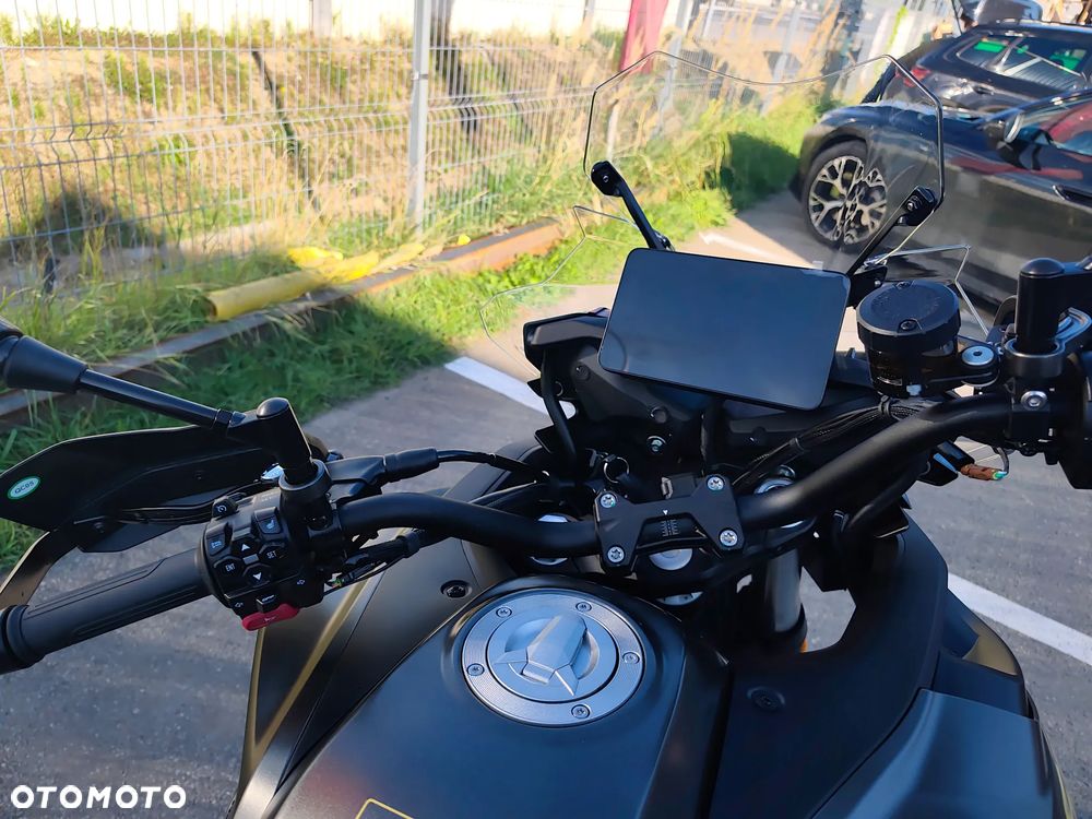 QJMOTOR SRT900S - 23