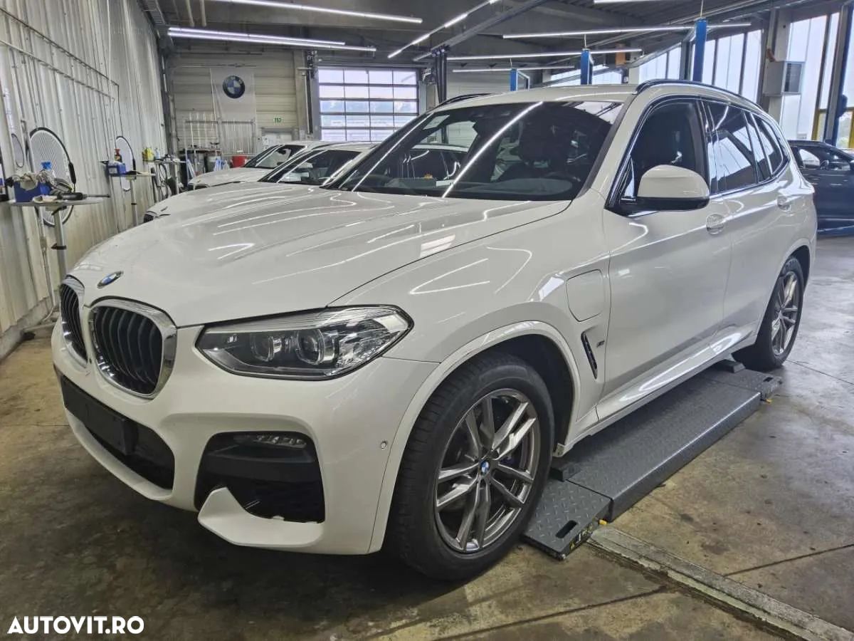 BMW X3 xDrive30e AT PHEV - 1