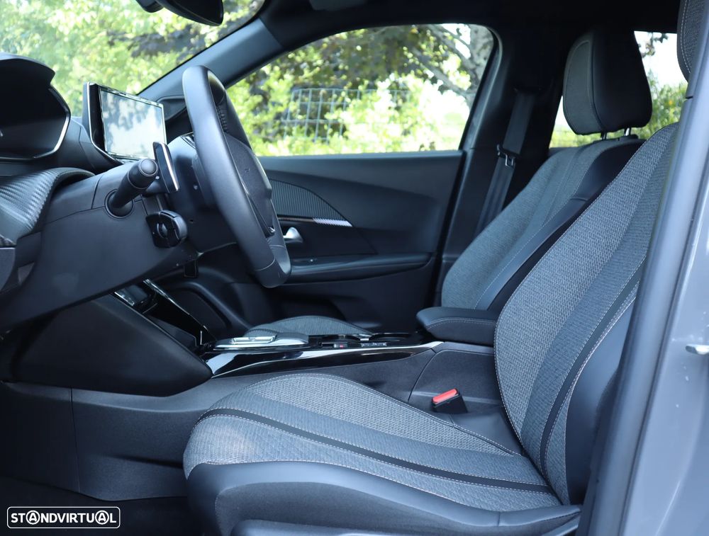 Peugeot 2008 1.2 PureTech Allure Pack EAT8 - 30
