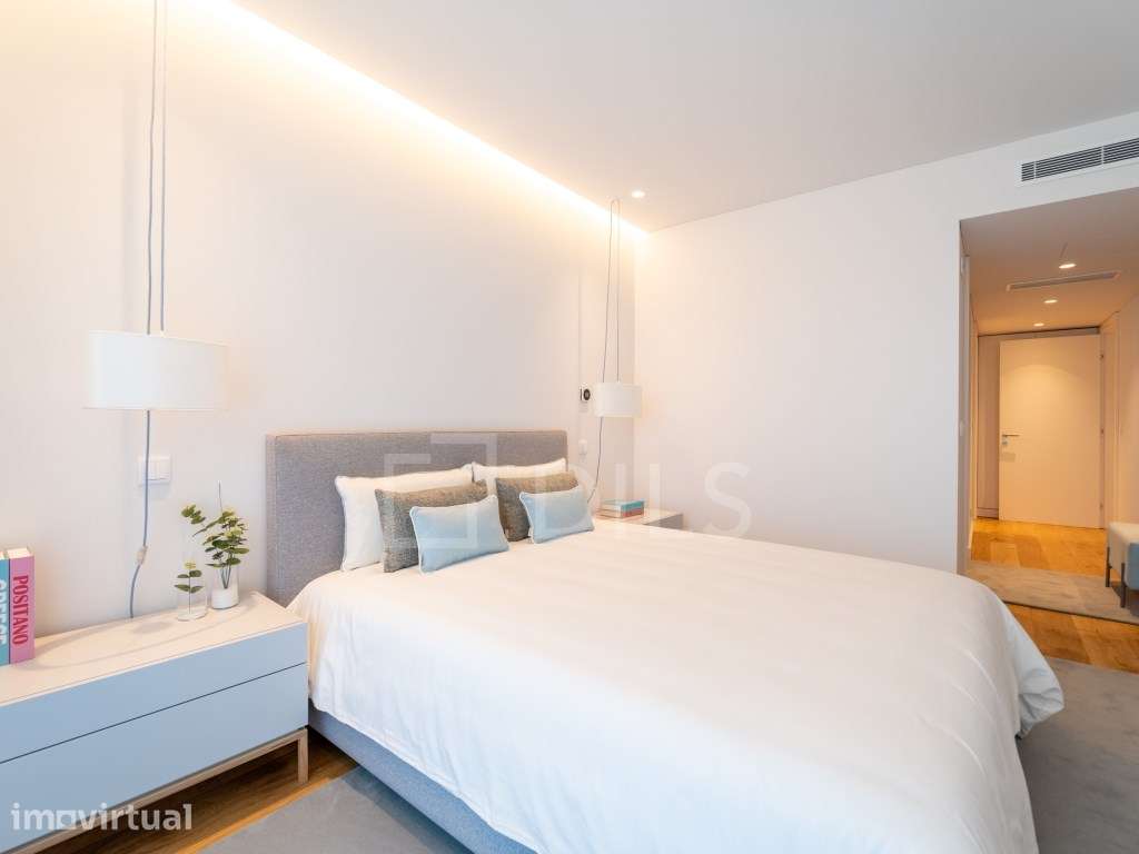 Apartamento T2 com varanda e estacionamento em Vila Nova de Gaia - Grande imagem: 3/120