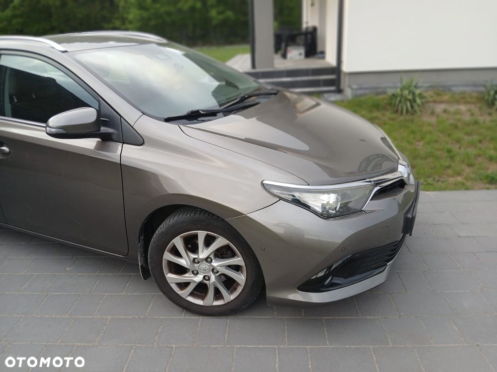 Toyota Auris 1.6 Prestige - 4