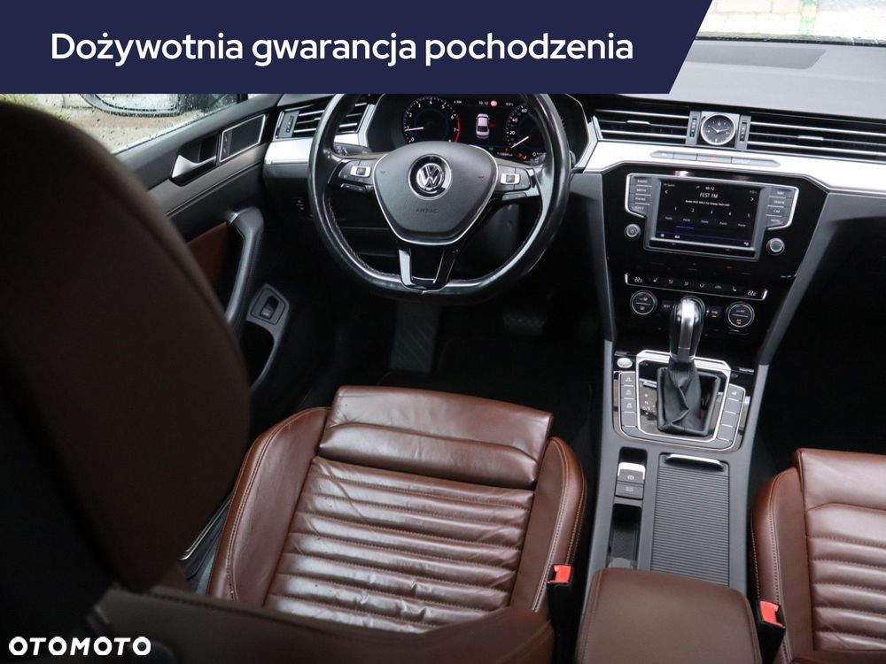 Volkswagen Passat - 9