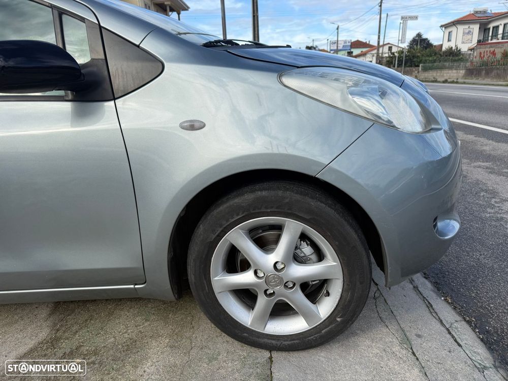 Toyota Yaris 1.0 VVT-i AC - 12