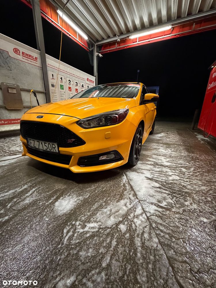 Ford Focus 2.0 EcoBoost ST - 1