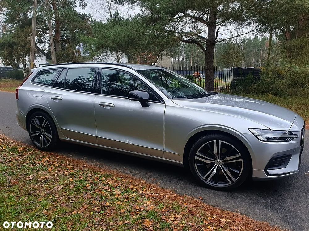 Volvo V60 B3 B DKG Momentum Pro - 29