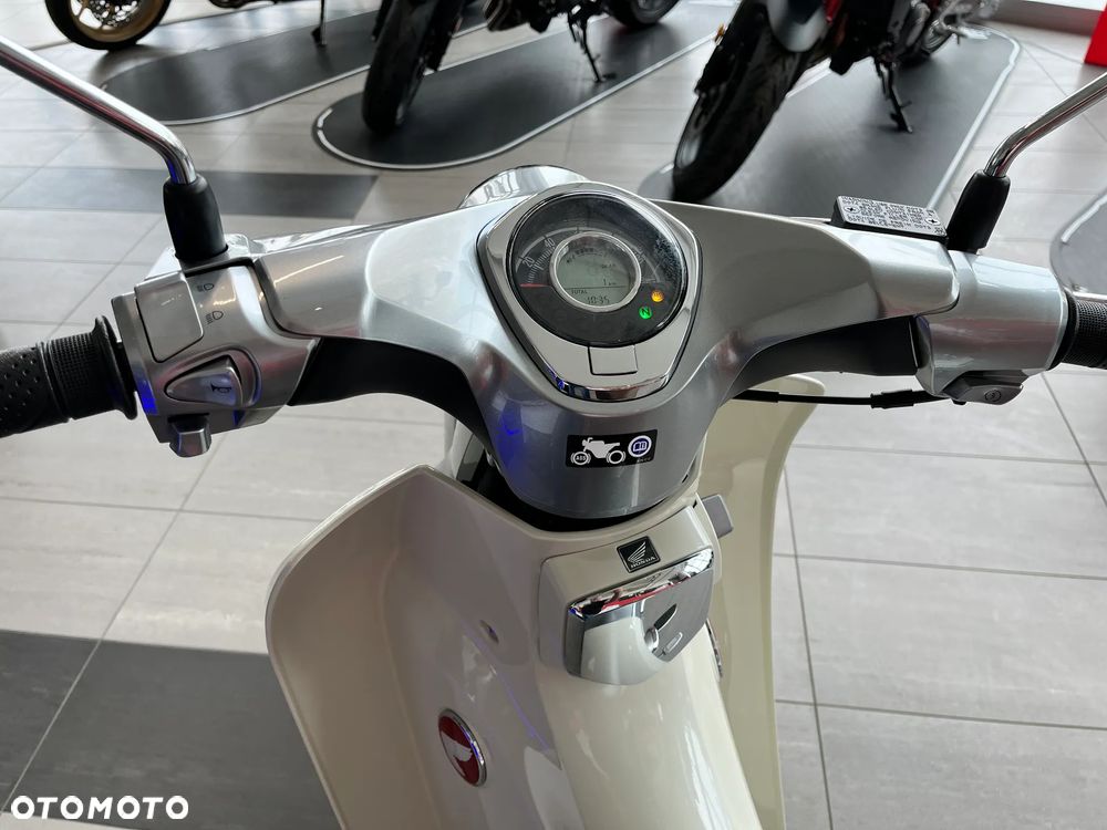 Honda Super Cub - 11