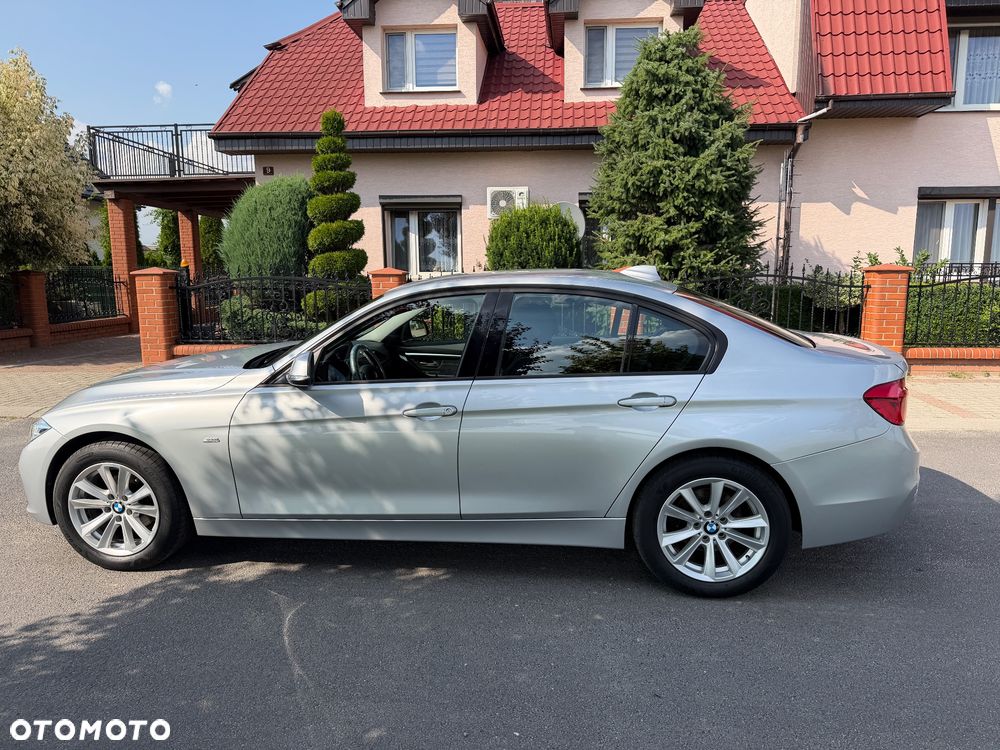 BMW Seria 3 318d Sport Line - 15