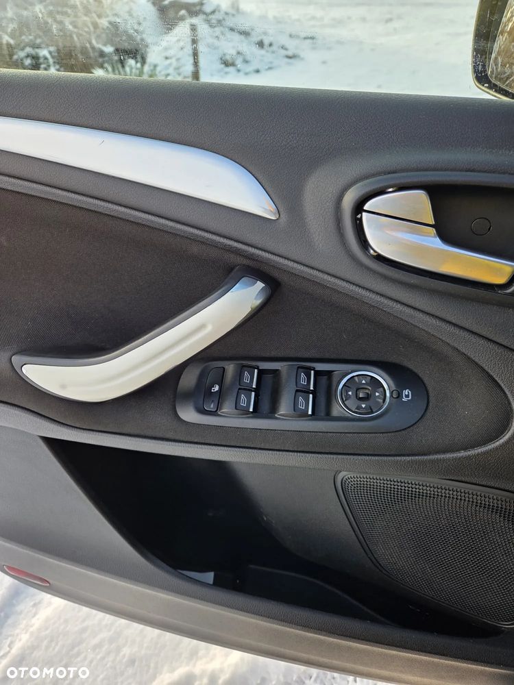 Ford S-Max 2.2 TDCi DPF Titanium X - 28