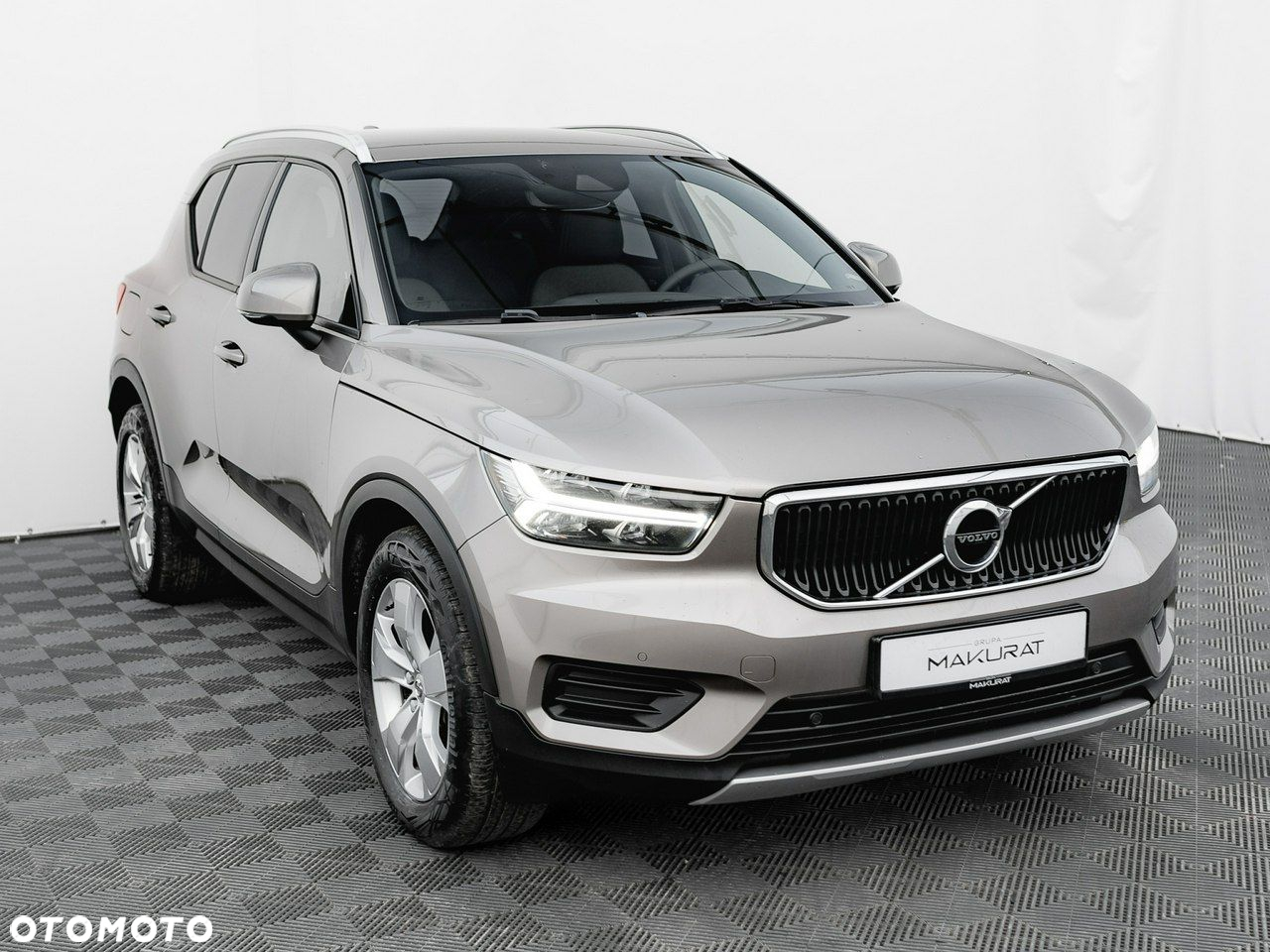 Volvo XC 40 T3 Momentum Pro - 4