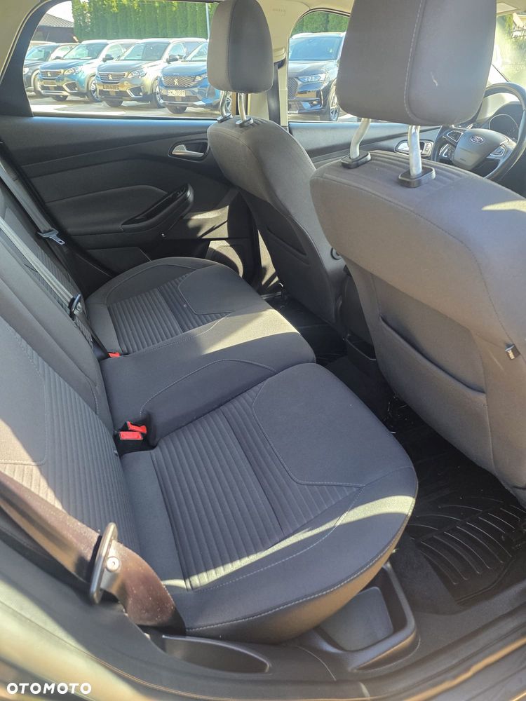 Ford Focus 1.0 EcoBoost Titanium - 12