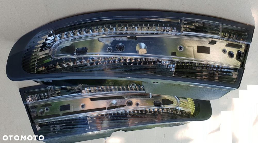 ASTON MARTIN V8 DB9 DBS LAMPA LEWA TYLNA BIAŁA - 1