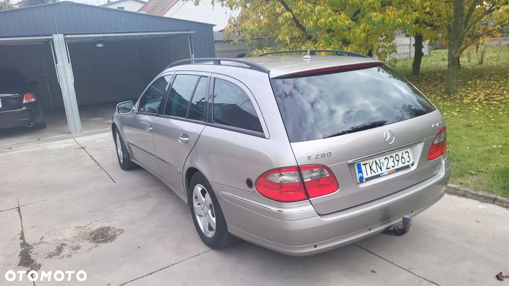 Mercedes-Benz Klasa E 280 4-Matic Classic - 5