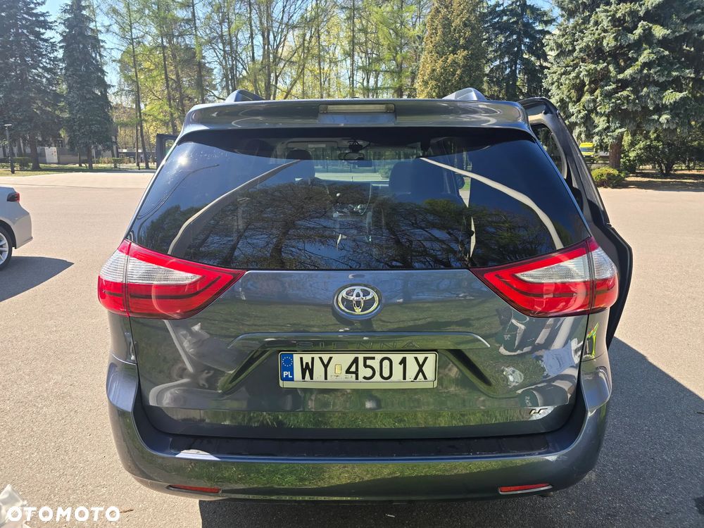 Toyota Sienna 3.5 V6 - 14