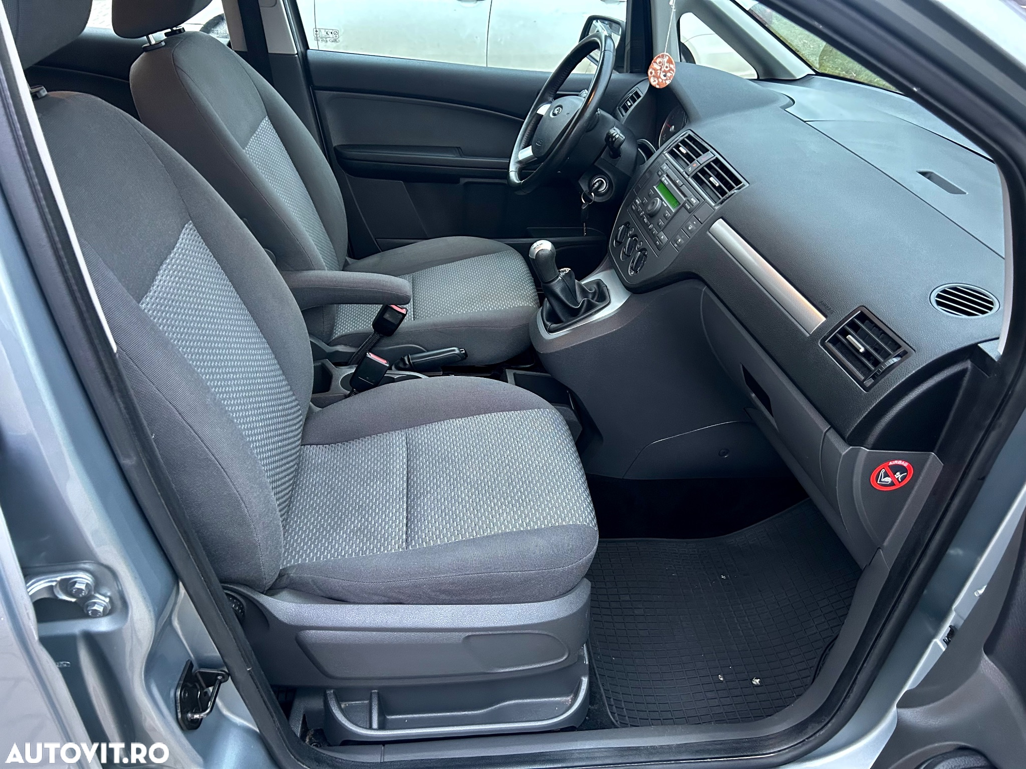 Ford C-Max 1.8 Ghia - 9