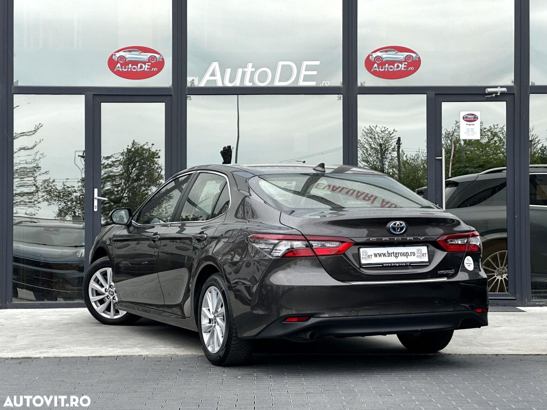 Toyota Camry - 4