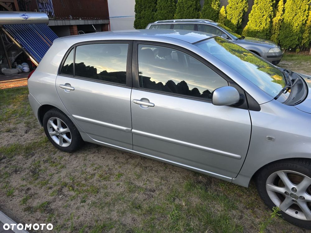 Toyota Corolla - 4