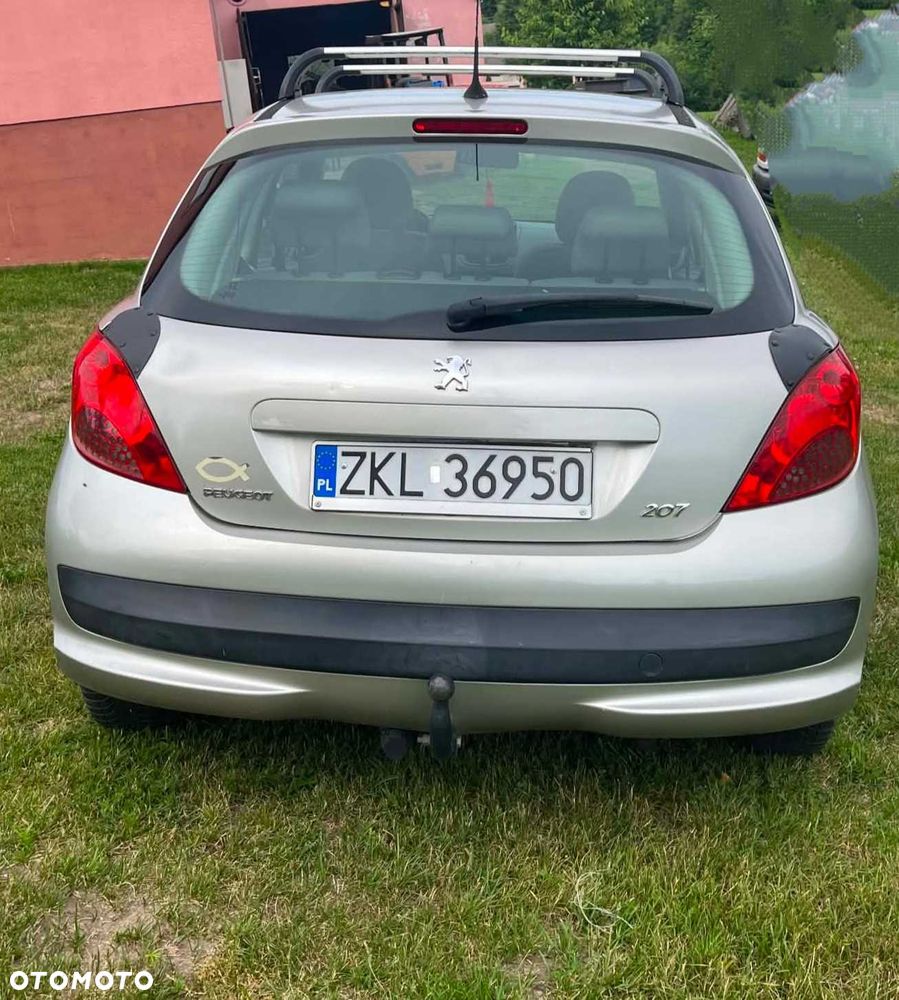 Peugeot 207 - 8