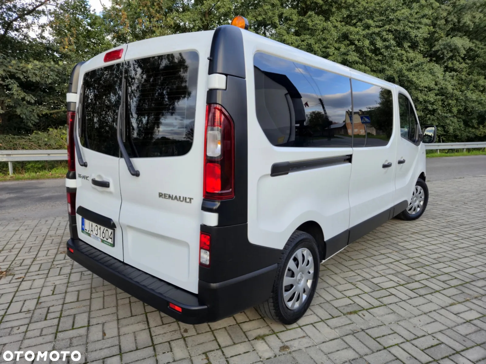 Renault Trafic ENERGY dCi 120 Grand Combi Life - 4