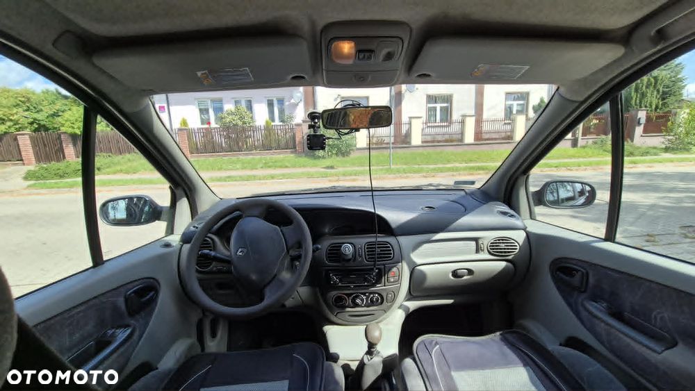 Renault Scenic 1.9 dCi Authentique - 8