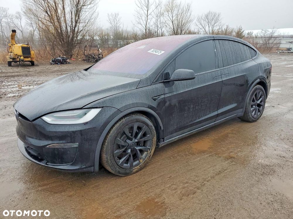Tesla Model X - 3