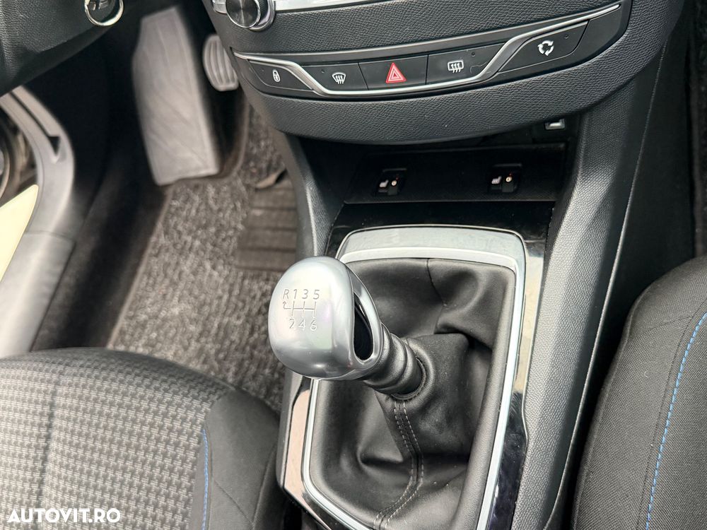Peugeot 308 PureTech 130 GPF Stop & Start Style - 13