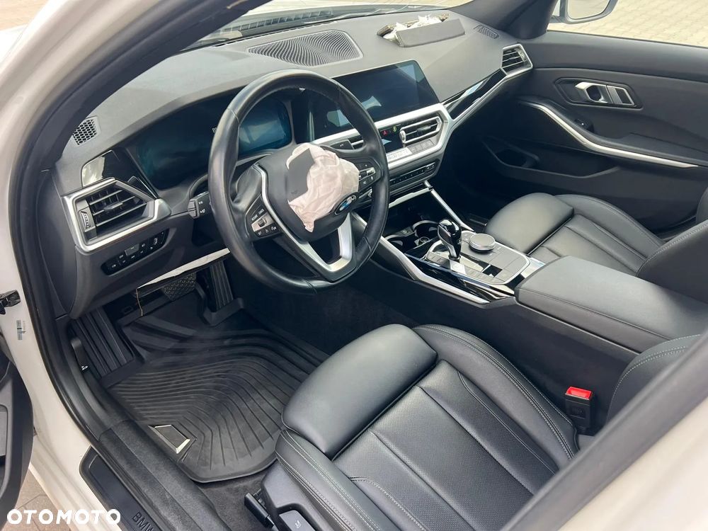 BMW Seria 3 318d Advantage - 10