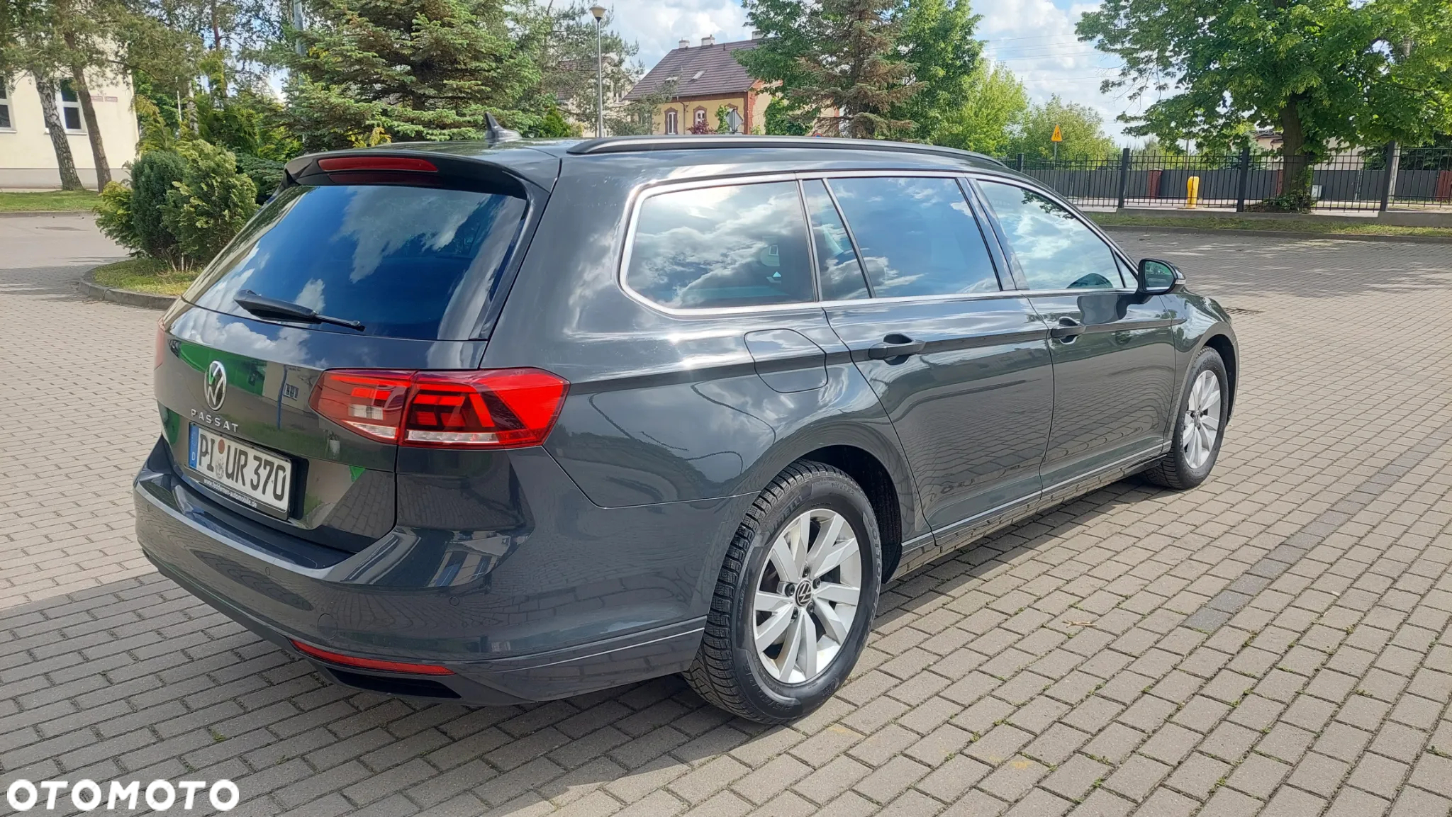 Volkswagen Passat - 16