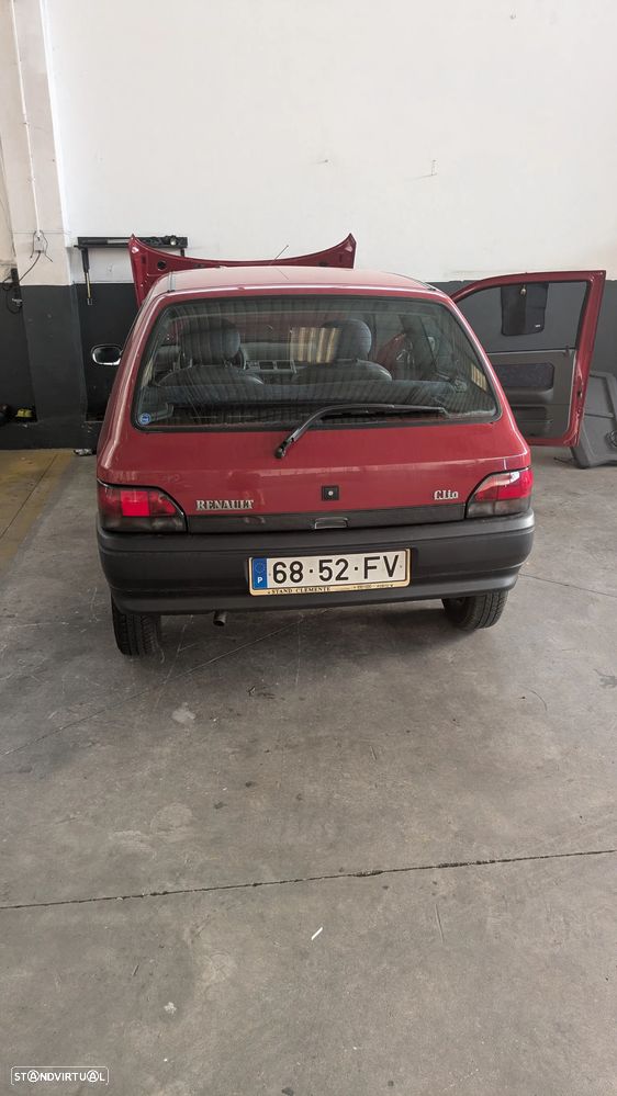 Renault Clio 1.2 RT - 9