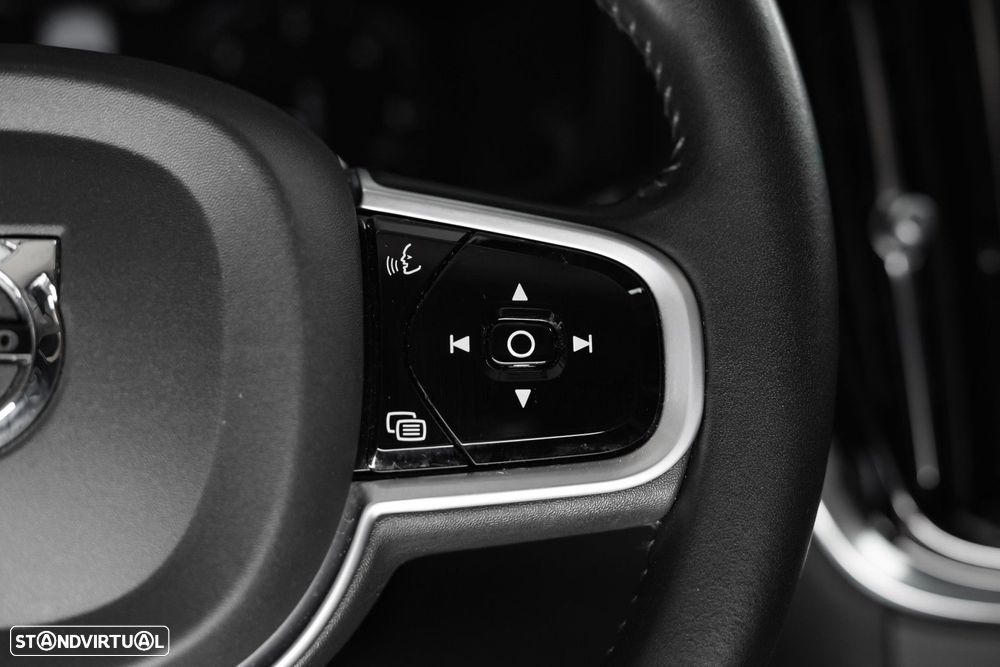 Volvo V60 2.0 B4 Momentum Geartronic - 30