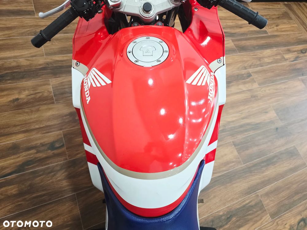 Honda CBR - 9