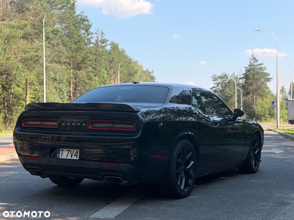 Dodge Challenger - 21
