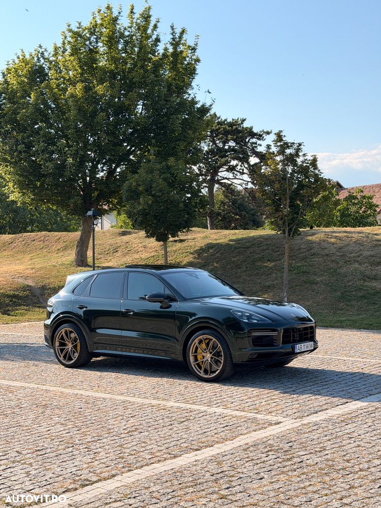 Porsche Cayenne - 1