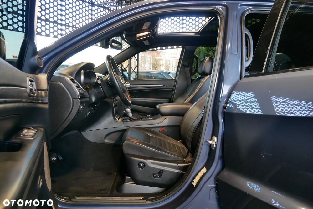 Jeep Grand Cherokee - 8