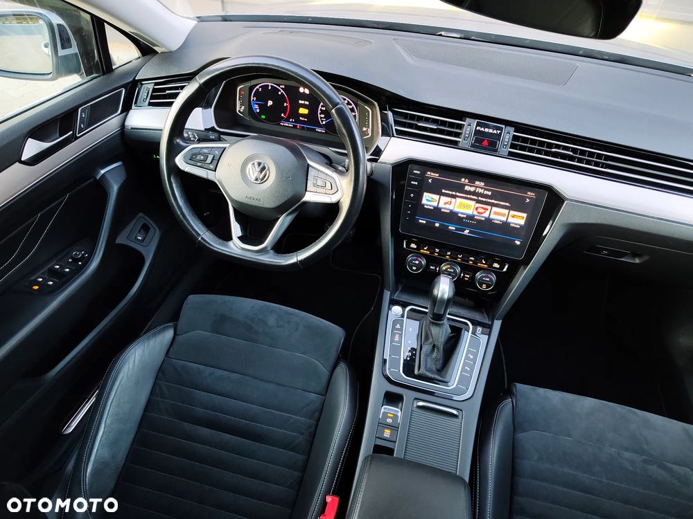 Volkswagen Passat 2.0 TDI Elegance DSG - 30