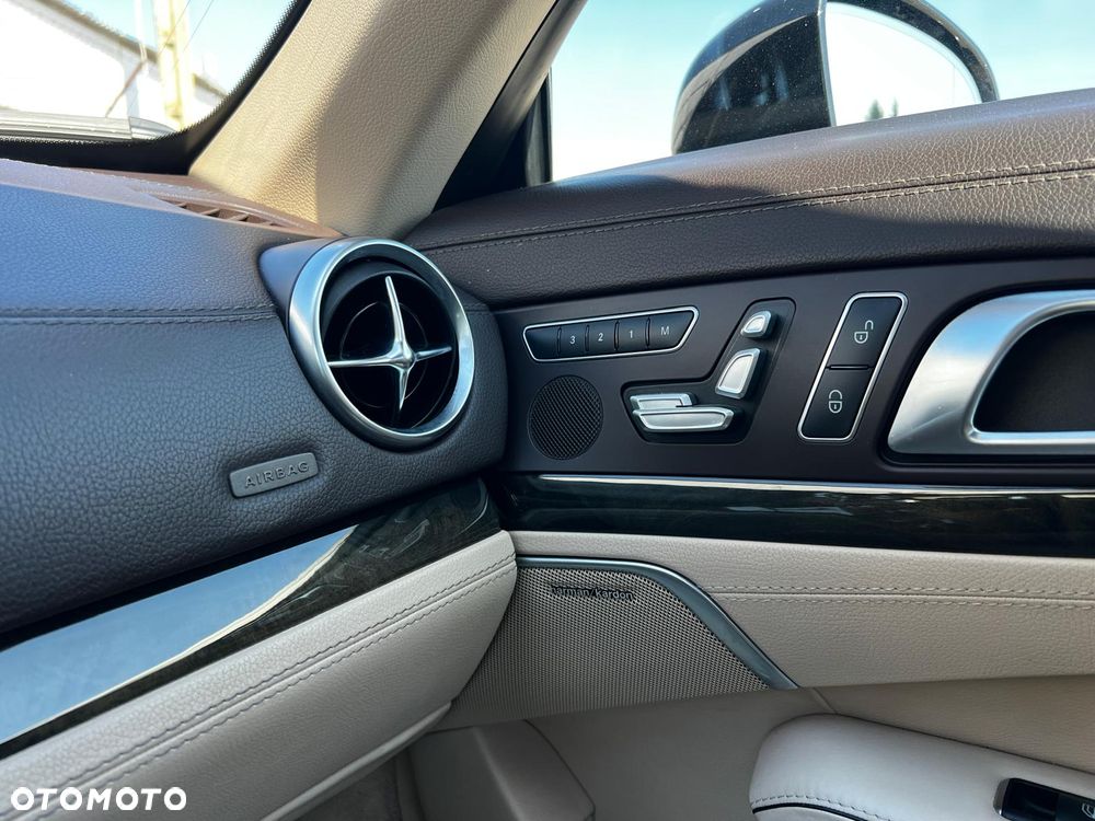 Mercedes-Benz SL - 26