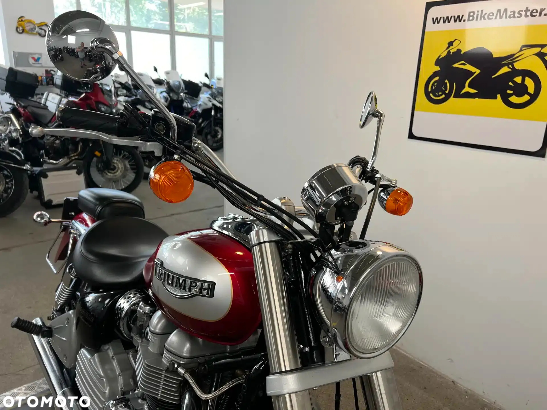 Triumph America - 11