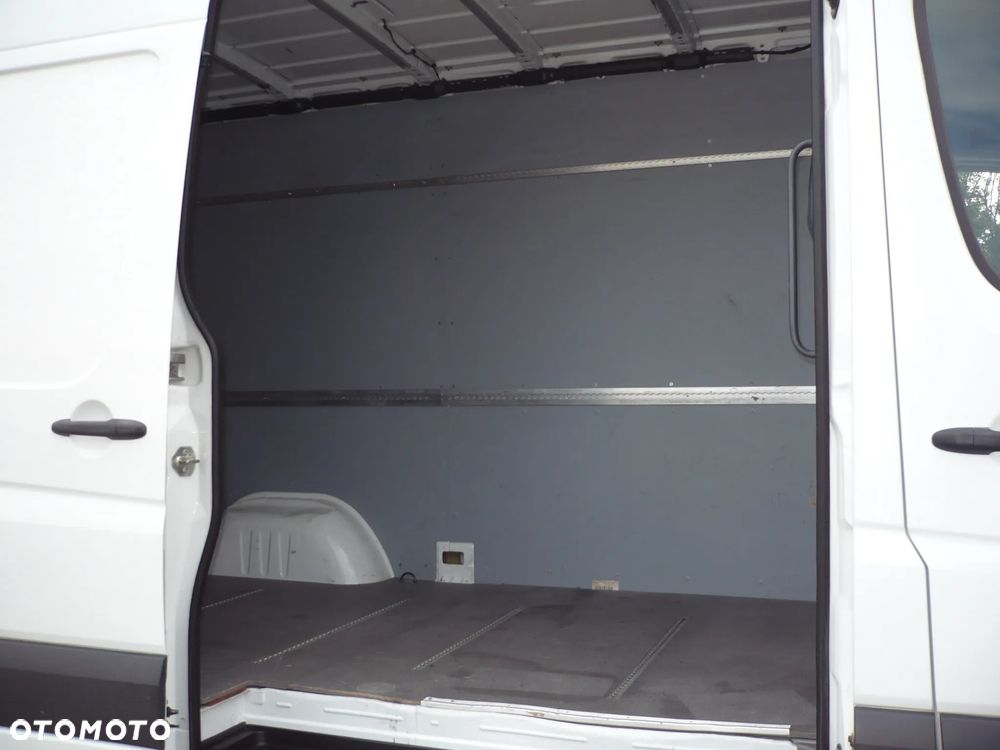 Volkswagen Crafter - 13
