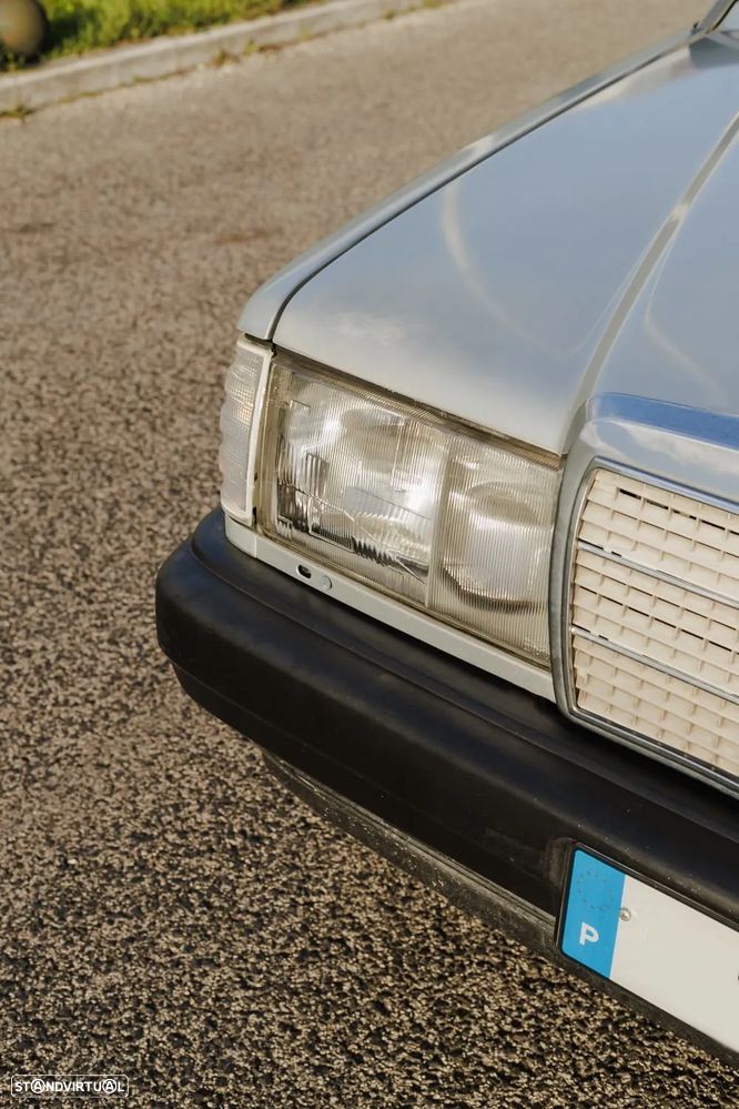 Mercedes-Benz W201 (1982-1993) 190 D 2.5 - 6