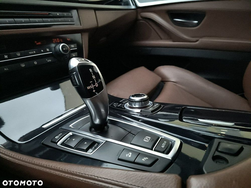 BMW Seria 5 525d xDrive Luxury Line - 21