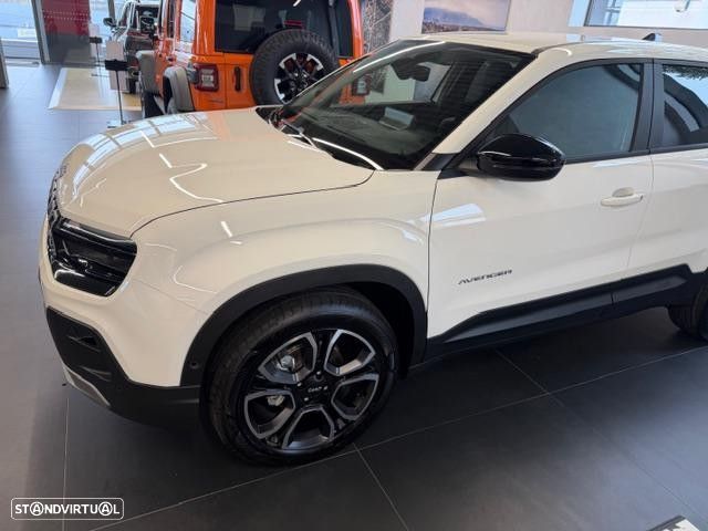 Jeep Avenger 1.2 GSE T3 Summit - 3