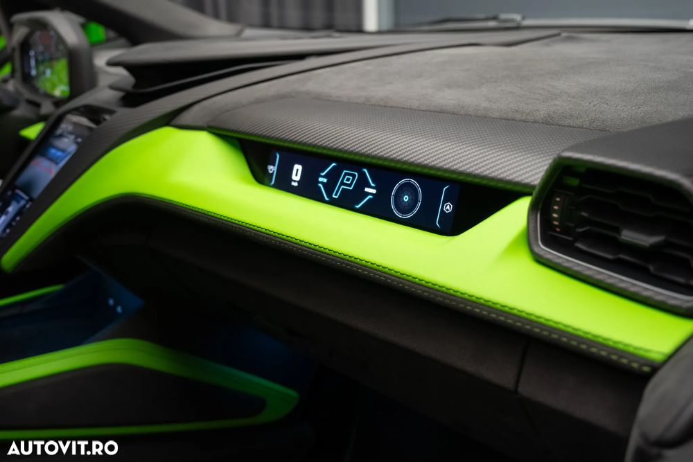 Lamborghini Revuelto - 21