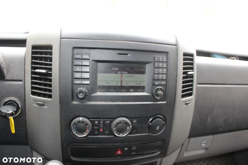 Mercedes-Benz Sprinter - 9